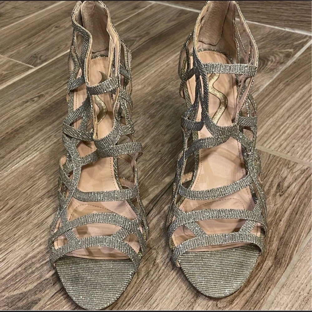 Heels - Picture 2 of 6